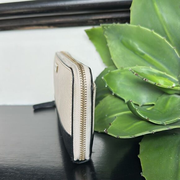 Kate Spade Zip-Around Saffiano Leather Wallet Black off-white  Wristlet clutch - Picture 4 of 8